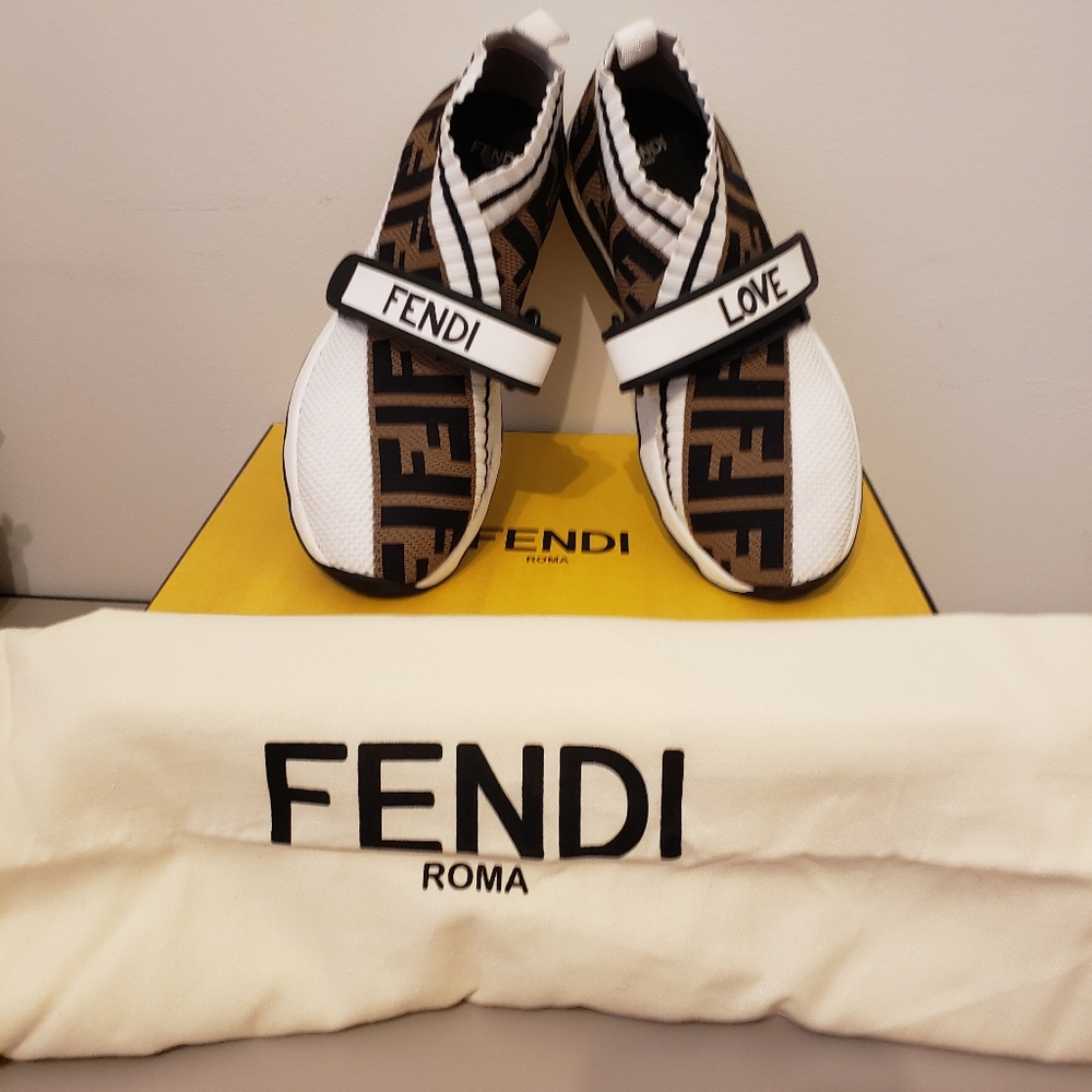 LIKE NEW FENDI ROCKOKO KNITTED LEATHER TRUE TO SIZE 34 200.00 OR OFFER
